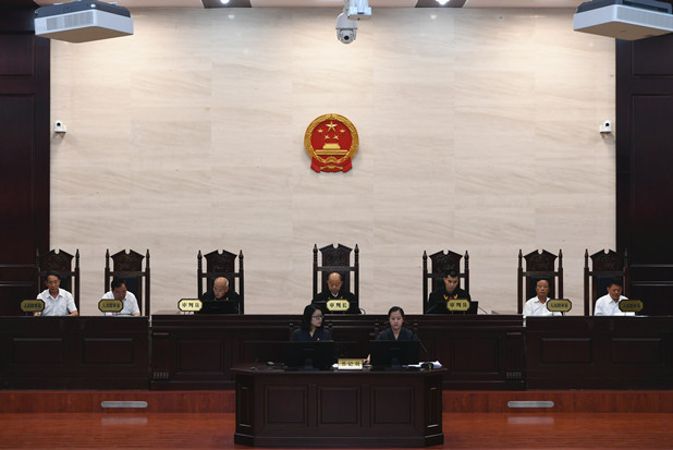 中院开庭审理全市首起检察机关提起的民事公...
